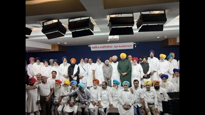 Punjab opposition leaders at the protest against the AAP-led state government for issuing summons to Ajit Group editor-in-chief Barjinder Singh Hamdard. (HT Photo)