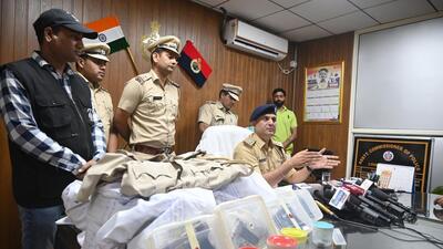 The arrested sharpshooters of Lawrence Bishnoi gang and the four pistols recovered from them, in Gurugram on Thursday. (Parveen Kumar/HT) The arrested sharpshooters of Lawrence Bishnoi gang and the four pistols recovered from them, in Gurugram on Thursday. (Parveen Kumar/HT)