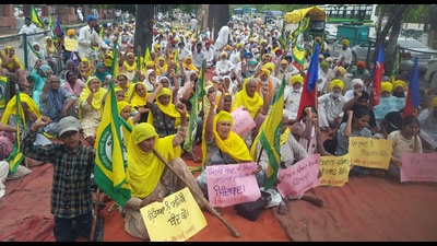 activists of the Bhartiya Kisan Union (Ekta Ugrahan) faction protest against the Centeral government in Bathinda on Thursday. (Sanjeev Kumar/HT)