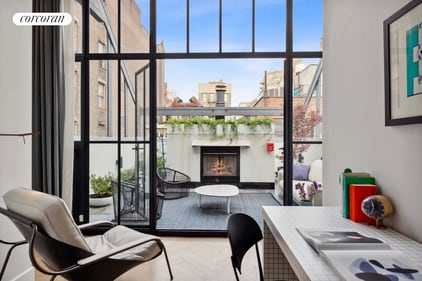 Taylor Swift’s old New York house came with stunning city views. Taylor Swift’s old New York house came with stunning city views.