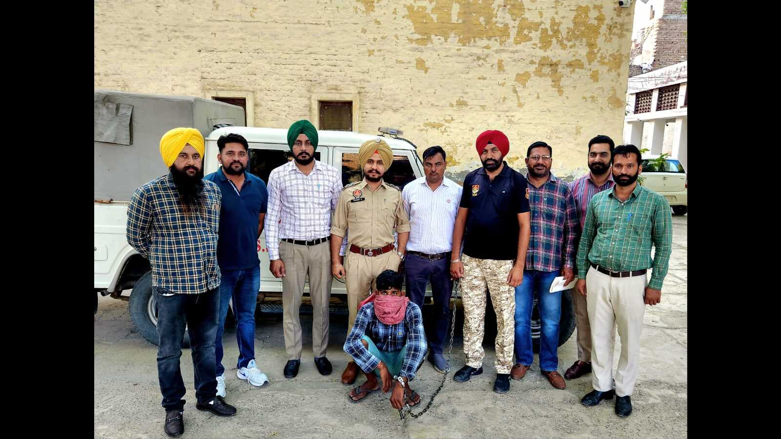 Drug smuggler having Pak links held with 2.4-kg heroin in Punjab’s ...