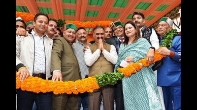 Chief minister Sukhvinder Singh Sukhu being welcomed to the public meeting in Rohru in Shimla district on Friday. (HT Phpto) Chief minister Sukhvinder Singh Sukhu being welcomed to the public meeting in Rohru in Shimla district on Friday. (HT Phpto)