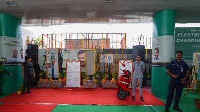 Delhi has 400 electric buses and the state government plans to add 1,500 more by the end of this year. (HT Photo)