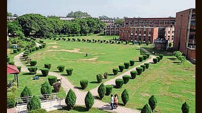 The SAD leader said CM Mann remained a mute spectator to suggestions of Punjab governor who asserted that colleges of Haryana be re-affiliated to PU. (HT File Photo) The SAD leader said CM Mann remained a mute spectator to suggestions of Punjab governor who asserted that colleges of Haryana be re-affiliated to PU. (HT File Photo)