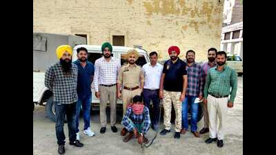 The counter-intelligence held Jaswinder Singh alias Gindu of Chak Khiwa village. (HT Photo)