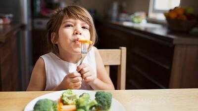 "Proper nutrition is important for all aspects of health, including the growth and functioning of the brain. Although no one food or 'superfood' can ensure optimal brain development for children, some foods are packed with the necessary nutrients they need for their brain to develop and function at its best," says Nutritionist Lovneet Batra in her recent Instagram post. (Freepik) "Proper nutrition is important for all aspects of health, including the growth and functioning of the brain. Although no one food or 'superfood' can ensure optimal brain development for children, some foods are packed with the necessary nutrients they need for their brain to develop and function at its best," says Nutritionist Lovneet Batra in her recent Instagram post. (Freepik)