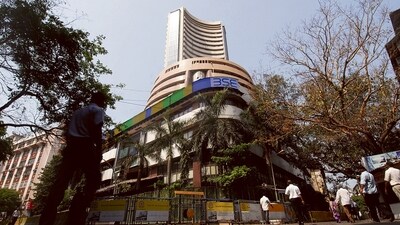 Closing bell: Sensex gains 118 points to close at 62,547; Nifty above 18,500 Closing bell: Sensex gains 118 points to close at 62,547; Nifty above 18,500