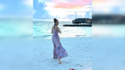 Rakul Preet took to her Instagram handle to share her Maldives photos and captioned her post, "Magic light magic moments." (Instagram/@rakulpreet) Rakul Preet took to her Instagram handle to share her Maldives photos and captioned her post, "Magic light magic moments." (Instagram/@rakulpreet)