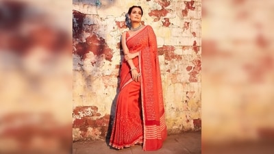 Consider the season and weather: Keep in mind the season and weather conditions during your wedding. Lighter fabrics like chiffon or georgette are suitable for warmer climates, while silk or velvet sarees are ideal for cooler weather. (Instagram/@diamirzaofficial)