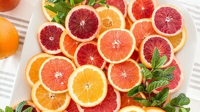 Consuming fruits high in citric acid: Eating fruits like oranges, grapefruits, and other citrus fruits immediately after a meal may increase the risk of acid reflux and heartburn. If you want to have these fruits, it's better to consume them before or between meals. (Unsplash) Consuming fruits high in citric acid: Eating fruits like oranges, grapefruits, and other citrus fruits immediately after a meal may increase the risk of acid reflux and heartburn. If you want to have these fruits, it's better to consume them before or between meals. (Unsplash)