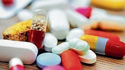 FDC drugs are those which contain a combination of two or more active pharmaceutical ingredients (APIs) in a fixed ratio. (Representative image) FDC drugs are those which contain a combination of two or more active pharmaceutical ingredients (APIs) in a fixed ratio. (Representative image)