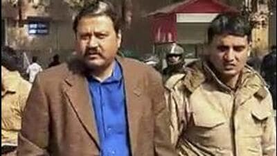 BJP MLA Raju Singh (left). (HT FILE)