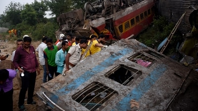 Colonel SK Dutta, Indian Army said that a rescue operation is underway since last night and more army personnel will be coming from Kolkata.&nbsp; (REUTERS)