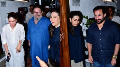 Kareena Kapoor, Saif Ali Khan, Karisma Kapoor, Kunal Kapoor at a restaurant. Kareena Kapoor, Saif Ali Khan, Karisma Kapoor, Kunal Kapoor at a restaurant.