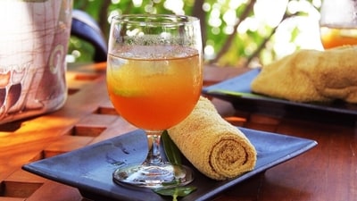 Mango Iced Tea: Brew a strong pot of your favourite tea (black or green), let it cool, and then mix it with fresh mango juice. Add ice cubes, a squeeze of lemon, and a sweetener if desired. Stir well and enjoy! (Pexels) Mango Iced Tea: Brew a strong pot of your favourite tea (black or green), let it cool, and then mix it with fresh mango juice. Add ice cubes, a squeeze of lemon, and a sweetener if desired. Stir well and enjoy! (Pexels)