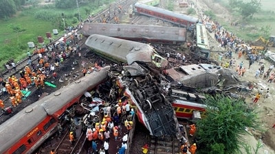 National Disaster Response Force director general Atul Karwal said that the rescue teams hope to find more live victims today. (ANI) National Disaster Response Force director general Atul Karwal said that the rescue teams hope to find more live victims today. (ANI)