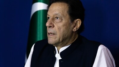 Pakistan Economic Crisis: Imran Khan, Pakistan's former prime minister, speaks during an interview. (Bloomberg) Pakistan Economic Crisis: Imran Khan, Pakistan's former prime minister, speaks during an interview. (Bloomberg)