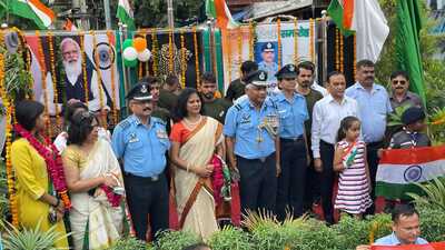 The flag hoisting ceremony at Tiranga Chowk in Agra. (HT File Photo) The flag hoisting ceremony at Tiranga Chowk in Agra. (HT File Photo)