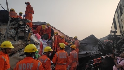 A triple train collision in Odisha's Balasore district on Friday killed over 230 people. NDRF personnel carrying out rescue operations on Saturday. (HT Photo)