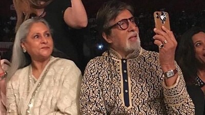 On the show, Jaya had said she would do things to please Amitabh before they actually started dating. She had said, “When I first met him, I saw danger. I got frightened because he was the only one who, out of a lot of people that I’ve known, could dictate things to me and I allow him to do that.” On the show, Jaya had said she would do things to please Amitabh before they actually started dating. She had said, “When I first met him, I saw danger. I got frightened because he was the only one who, out of a lot of people that I’ve known, could dictate things to me and I allow him to do that.”