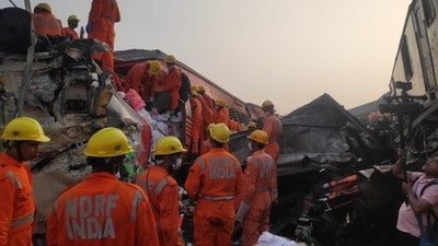 District Magistrate Nitin Singhania said 20 people from Malda were involved in the accident. Besides the two deceased, 12 people were injured in the mishap. (HT Photo) District Magistrate Nitin Singhania said 20 people from Malda were involved in the accident. Besides the two deceased, 12 people were injured in the mishap. (HT Photo)