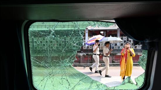 The Karnataka pilgrims’ group was on the Bengaluru-Howrah Superfast Express and they were on their way to Sammed Shikharji in Jharkhand when the accident occurred. (Photo by Samir Jana/Hindustan Times)