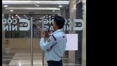 A screengrab from the viral video (Image courtesy: Twitter.com/@divya_gandotra)