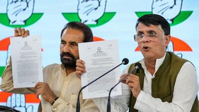 Congress leaders Pawan Khera and Shaktisinh Gohil at a press conference in Delhi on Sunday. (PTI) Congress leaders Pawan Khera and Shaktisinh Gohil at a press conference in Delhi on Sunday. (PTI)