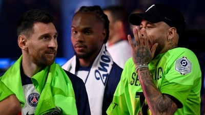 Lionel Messi and Neymar during the 2022-2023 Ligue 1 trophy ceremony. (AFP) Lionel Messi and Neymar during the 2022-2023 Ligue 1 trophy ceremony. (AFP)