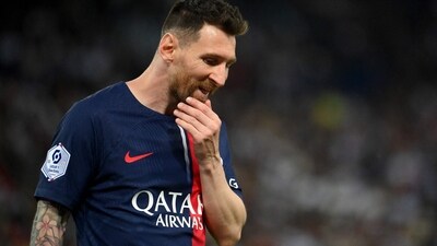 Lionel Messi reacts PSG's match against and Clermont Foot 63. (AFP)