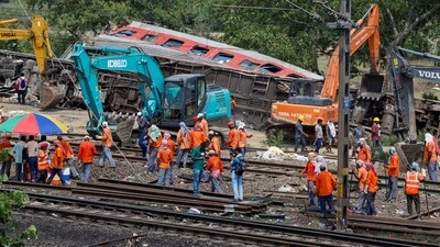 With the death toll at 275 and more than 1,000 people injured, the accident has left hundreds of families devastated (REUTERS)