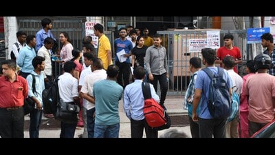 Joint Entrance Exam (JEE) Advanced 2023 candidates coming out of an exam centre in Lucknow on June 4. (HT photo) Joint Entrance Exam (JEE) Advanced 2023 candidates coming out of an exam centre in Lucknow on June 4. (HT photo)