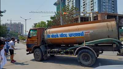 Owing to the water cuts, many parts of the city have to depend on water tankers for streamlined supply. (HT PHOTO) Owing to the water cuts, many parts of the city have to depend on water tankers for streamlined supply. (HT PHOTO)