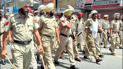 There are 28 Police Control Room vehicles in Mohali, while only 50 cops have been deployed for traffic management. (HT File Photo) There are 28 Police Control Room vehicles in Mohali, while only 50 cops have been deployed for traffic management. (HT File Photo)