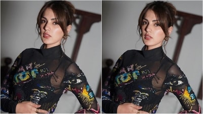 Assisted by make up artist Rishab Khanna, Rhea decked up in nude eyeshadow, winged eyeliner, mascara-coated lashes, contoured cheeks, a dewy base, and a shade of glossy orange lipstick. (Instagram/@rhea_chakraborty) Assisted by make up artist Rishab Khanna, Rhea decked up in nude eyeshadow, winged eyeliner, mascara-coated lashes, contoured cheeks, a dewy base, and a shade of glossy orange lipstick. (Instagram/@rhea_chakraborty)