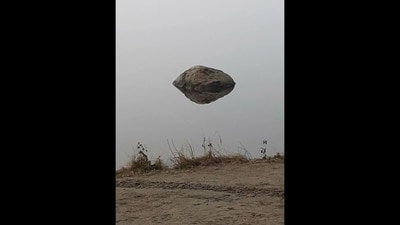 Viral Optical Illusion: Is this rock floating in air or water? (Twitter/@Rainmaker1973)