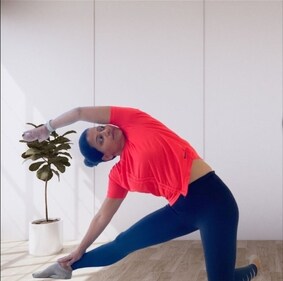 Gate pose (Sabrina Merchant) Gate pose (Sabrina Merchant)
