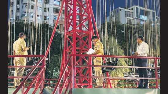 Samruddhi Renose, a Vashi resident and mother of two, said, “We were planning to take our kids to the much-hyped park this Sunday. One expects the authorities to ensure all safety and we trust them. This has, however, shaken our confidence.” (Bachchan Kumar/HT PHOTO)