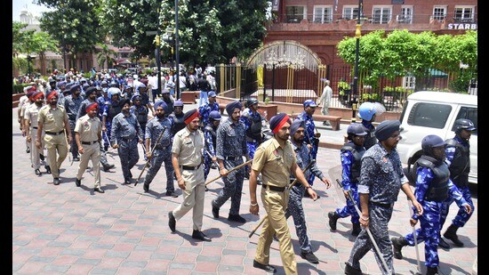 The police are on toes as Dal Khalsa has called a remembrance parade on June 5 and a bandh in Amritsar on June 6. (Sameer Sehgal/HT Photo)