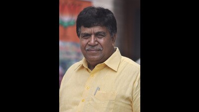 Haryana assembly speaker Gian Chand Gupta, during the janta darbar, assured the residents that he will write to NHAI Panchkula and Shimla to work out a solution. (HT Photo)