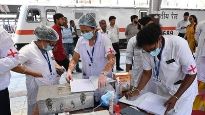 Medical staffs wait as they expecting injured passengers will come after Shalimar-Chennai Coromandel Express derailed after colliding with a goods train in Odisha near Balasore at Howrah station in Kolkata. (Hindustan Times) Medical staffs wait as they expecting injured passengers will come after Shalimar-Chennai Coromandel Express derailed after colliding with a goods train in Odisha near Balasore at Howrah station in Kolkata. (Hindustan Times)
