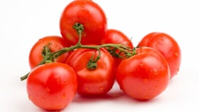 Lycopene: Tomatoes are a rich source of lycopene. Consuming cooked tomatoes or tomato-based products like tomato sauce or paste can provide a good amount of lycopene which could help with dark circles. Watermelon, pink guava, and red bell peppers also contain lycopene. (Unsplash)