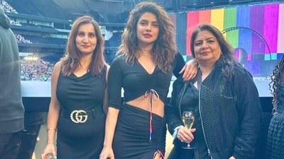 Priyanka Chopra posed with Tamanna Dutt and Dr Madhu Chopra.