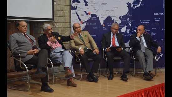 (From left) Major General BK Sharma (retd), Major General Ashok Mehta (retd), Lieutenant General Syed Ata Hasnain, former Indian ambassador to China Ashok Kantha and Vice-Admiral Anil Kumar Chawla during the strategic seminar at the Kasauli Club on Monday. (Sant Arora/HT)