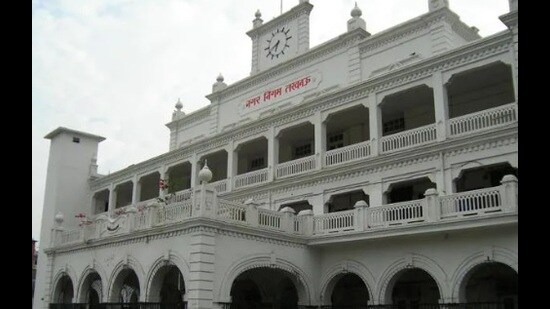 The hoarding was put up allegedly without securing a permission from the civic body. (HT Photo)