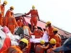  With the death of at least 275 people and 1,100 injuries, this was the worst train accident in the country in nearly three decades.