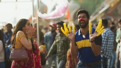 Sara Ali Khan and Vicky Kaushal in a still from Zara Hatke Zara Bachke. Sara Ali Khan and Vicky Kaushal in a still from Zara Hatke Zara Bachke.