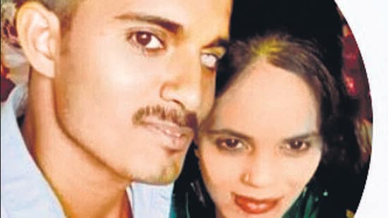 Man gives triple talaq to wife over her social media posts