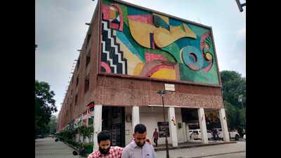 At the meeting, a decision regarding expedition of vacation of the ground floor of 30 Bays and 17 Bays building to set up a larger retail chain was taken. (HT)