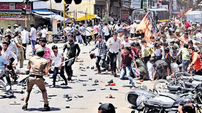 Kolhapur, India - June 07, 2023: Police resort to lathicharge as clashes erupt between two groups over alleged controversial and objectionable social media post on Tipu Sultan and Aurangzeb, in Kolhapur, India, on Wednesday, June 07, 2023. (Photo by Anil Velhal/HT Photo) (HT PHOTO) Kolhapur, India - June 07, 2023: Police resort to lathicharge as clashes erupt between two groups over alleged controversial and objectionable social media post on Tipu Sultan and Aurangzeb, in Kolhapur, India, on Wednesday, June 07, 2023. (Photo by Anil Velhal/HT Photo) (HT PHOTO)
